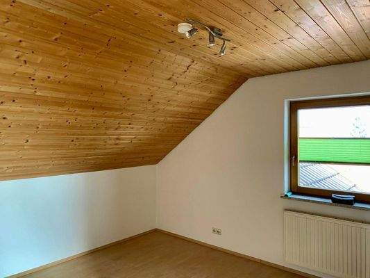 Schlaf-/ Kinderzimmer 2