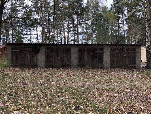 Garagen, außen, 4 (1690).JPG