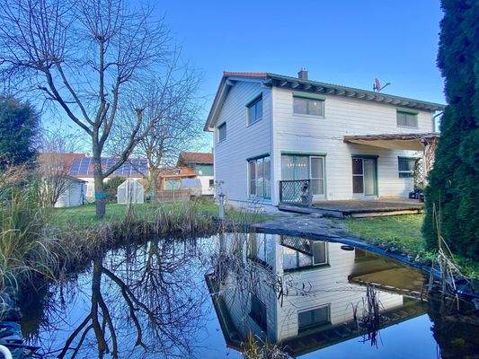 Ansicht Süd-West und Teich