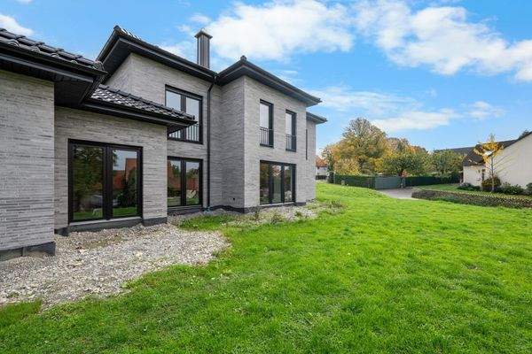 Hausansicht (hinten)