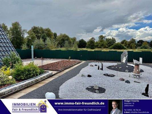 10 FF 051 Steingarten