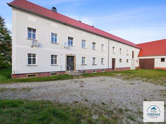 Hofansicht Wohnhaus & Kuhstall 2