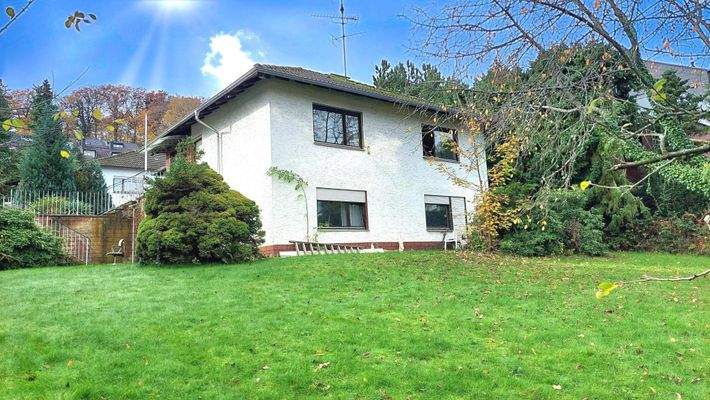 Gartenseite vom 170 m² großem EFH mit Einliegerwohnung