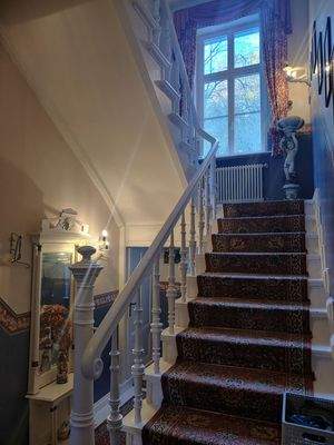 Treppenhaus zu den Wohnungen