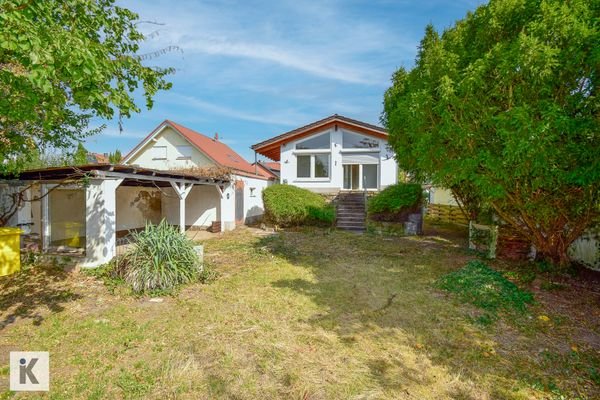 Rückansicht, Garage mit Unterstand