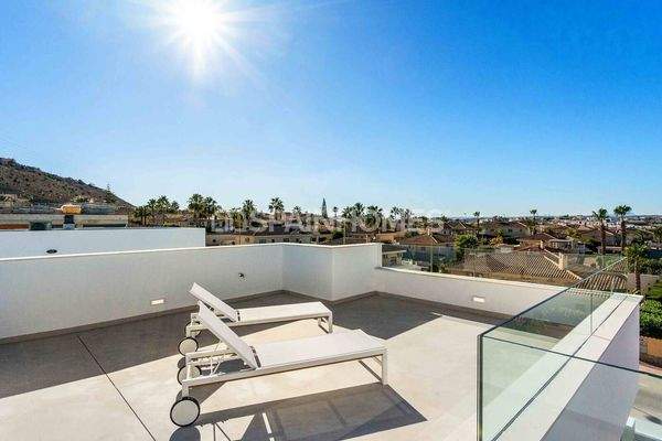 Elegant Detached Villas with Pools in Rojales Alicante