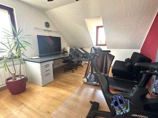 Büro- und Sportzimmer 