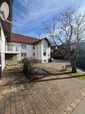 Hof Blick auf Mietshaus