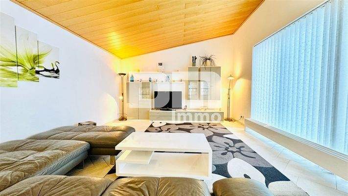 Offener Wohn / Essbereich / Zugang Terrasse