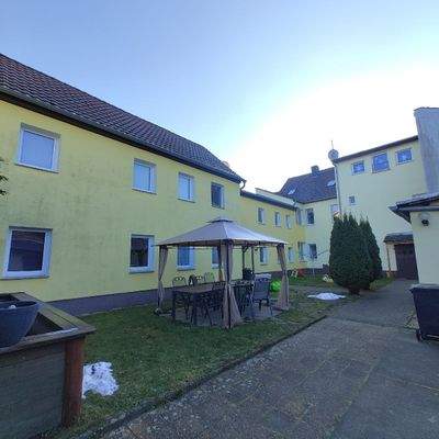 Mehrfamilienhaus mit Garten