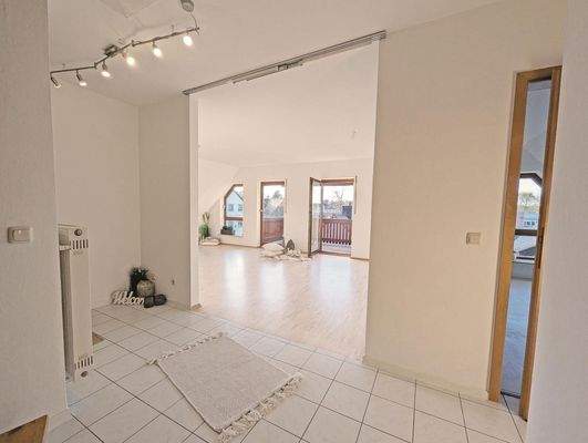 Flur mit Blick ins Wohnzimmer _1519440