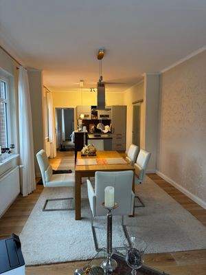 Wohnzimmer mit Küche in Einheit II