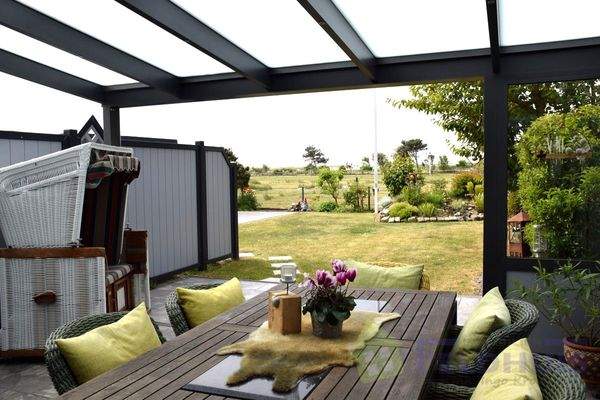 Wohnung 1 Überdachte Terrasse mit freiem Blick