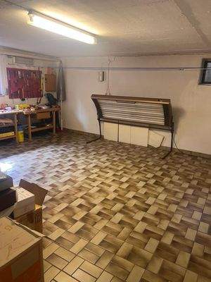 Kellerraum/Werkstatt mit Heizung