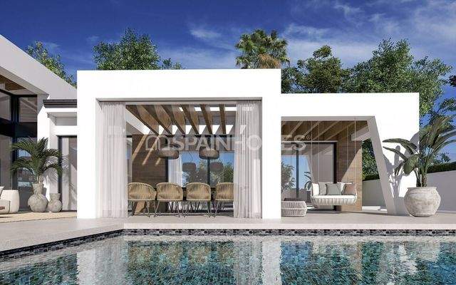 Contemporary Villas for Sale in Marbella with Nature Views