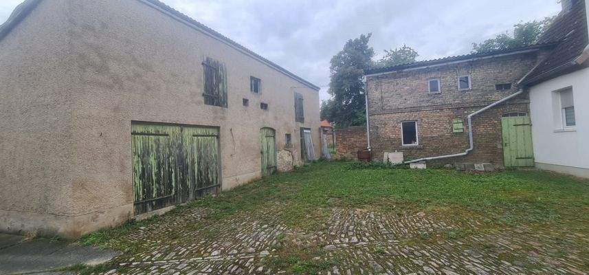 Ansicht Garage Werkstatt Innenhof