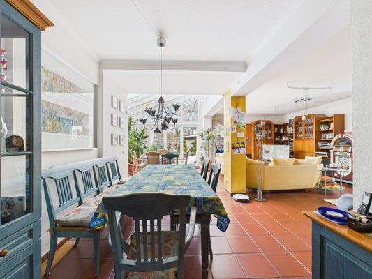 Wohn-/Essbereich mit Wintergarten!