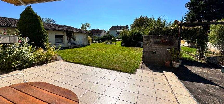 Terrasse mit Gartenblick