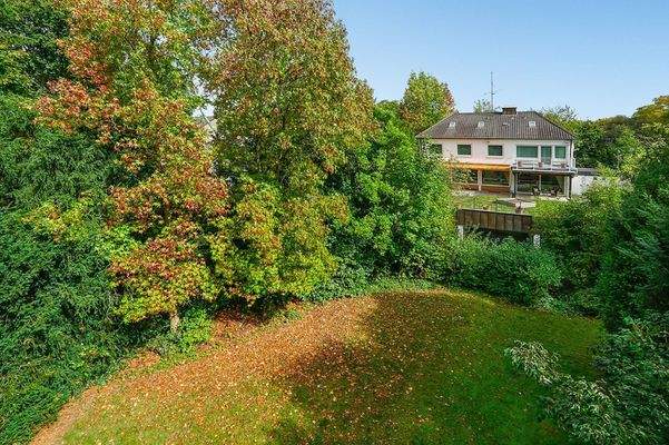 Das sonnige Gartengrundstück