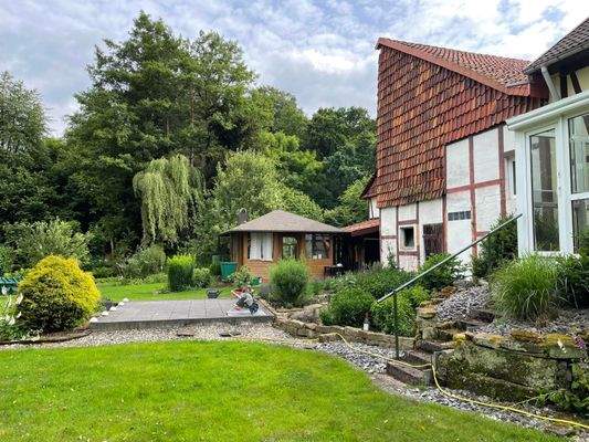 Pavillon und Freisitzfläche