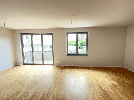 Helle Wohnung mit Holzfußboden