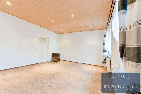 Wohnzimmer 1 mit Kaminofen