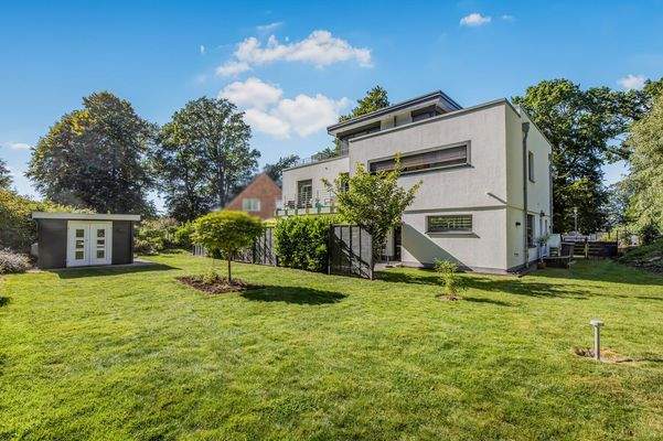 Blick aus dem Garten