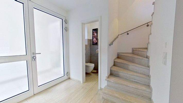 Modernes-Maisonette-Penthouse-mit-Balkon-und-grozugiger-Dachterrasse-05062025_162643