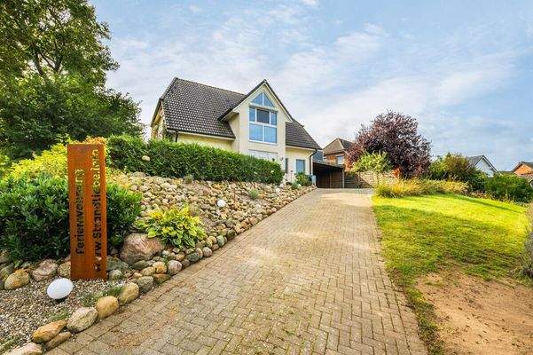 Außenansicht Auffahrt