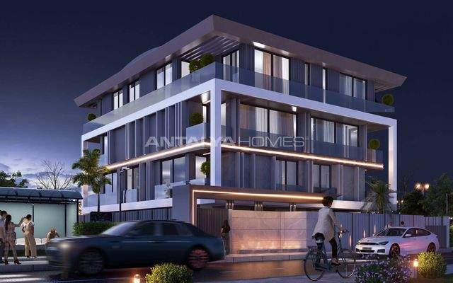 Flats in Complex with Swimming Pool in Antalya Muratpasa