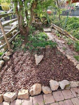 Garten vor 7 Jahren - jetzt zweite Terrasse