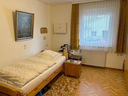 ruhiges Schlafzimmer im EG