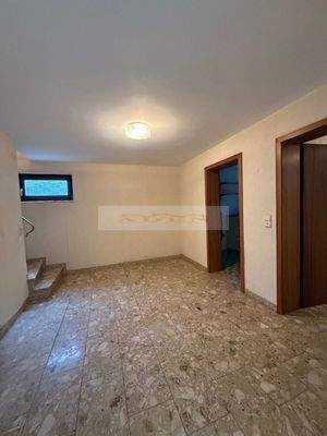 Diele untergeschoss mit Zugang zum Obergeschoss