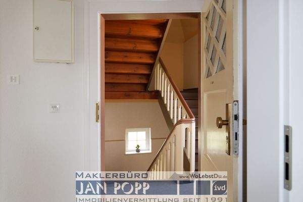 Eingangsbereich-Treppenhaus