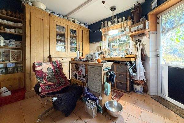 Küche mit Terrassentür