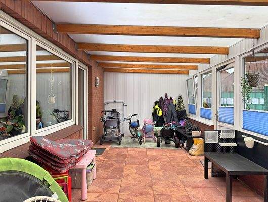 überdachte, geschlossene Terrasse