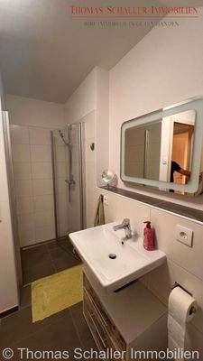 Gäste-Kinder-Badezimmer mit Dusche 