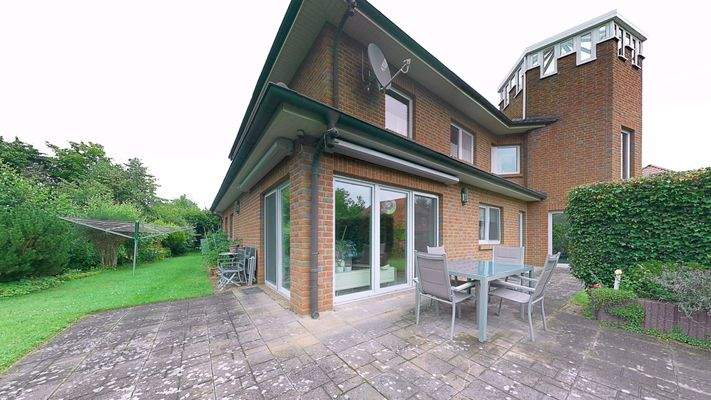 Ansicht mit Terrasse