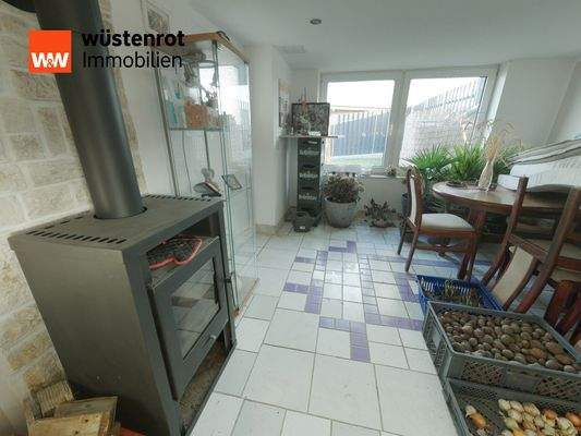 Partyraum_Nebengebäude_mit_Zugang_Garage