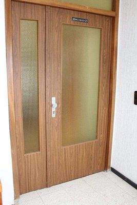 Wohnungseingangstür.JPG
