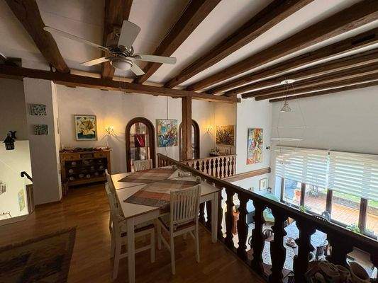 Galerie mit Schlafzimmer