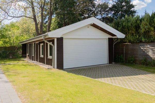 Fahrradraum und Müllbehälterlager