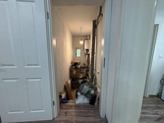 Abstellraum u. alter Zugang OG