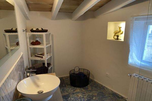 Badezimmer mit Tageslicht