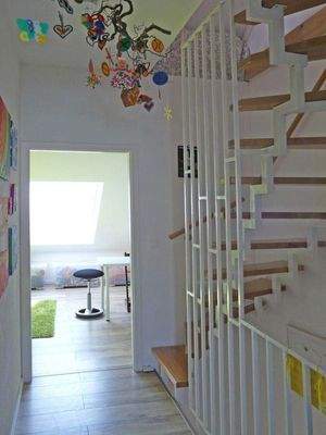 Treppe z.ausgebaut. Spitzboden