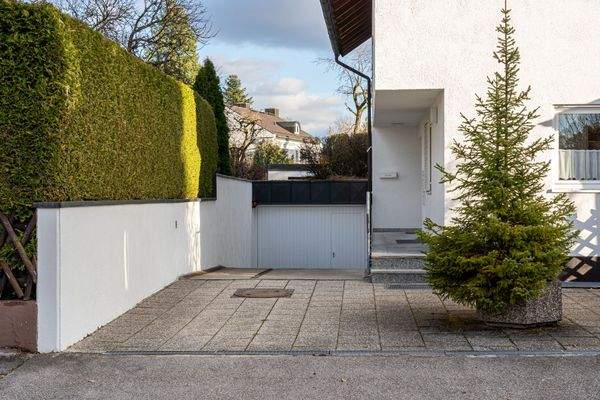 TG-Einfahrt / Eingang 