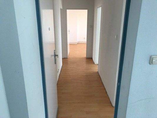 Flur mit PVC-Bodenbelag in Holzoptik