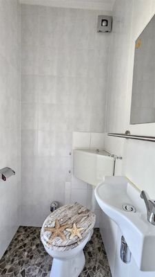 separates WC