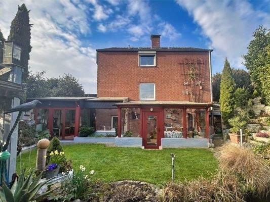 Garten und Rückansicht