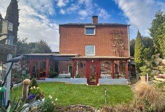 Garten und Rückansicht